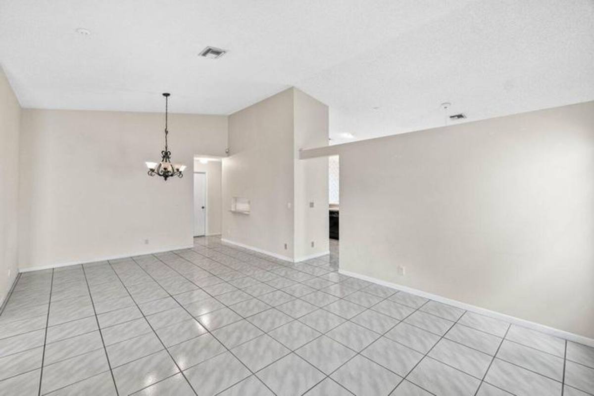 House for rent at 10001 Country Brook Rd, Boca Raton, FL 33428