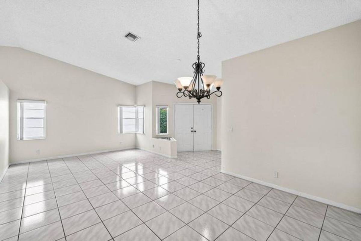 House for rent at 10001 Country Brook Rd, Boca Raton, FL 33428