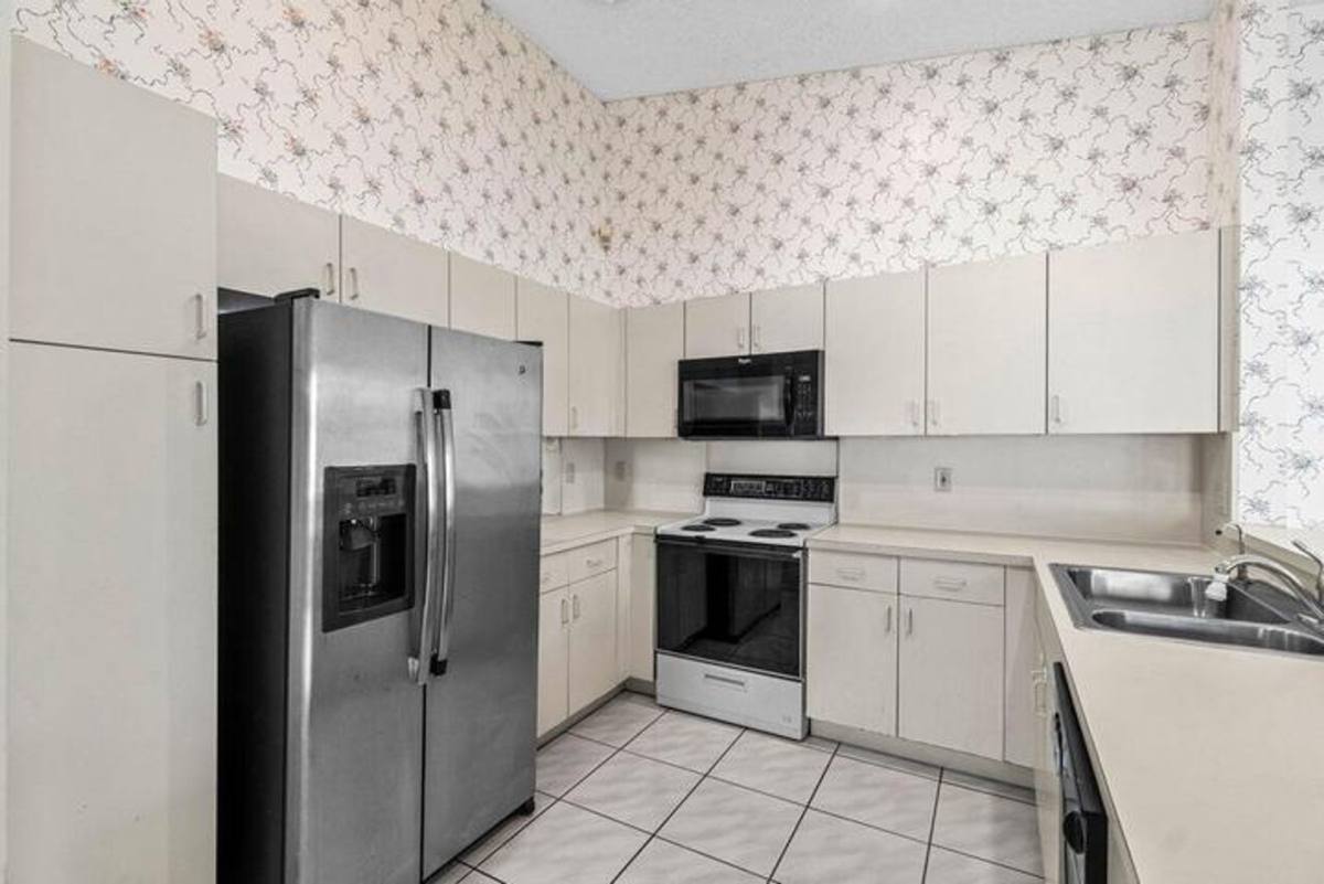 House for rent at 10001 Country Brook Rd, Boca Raton, FL 33428