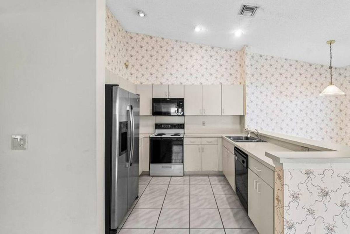 House for rent at 10001 Country Brook Rd, Boca Raton, FL 33428