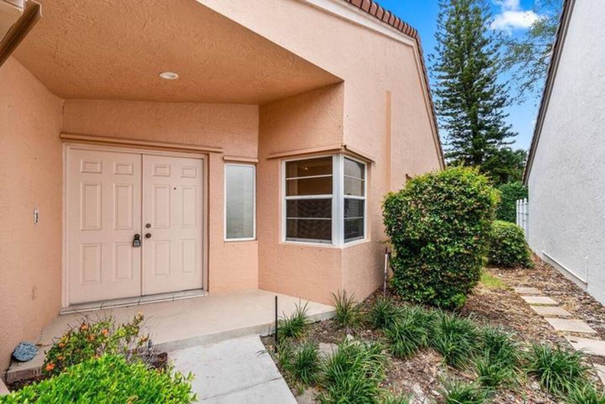 House for rent at 10001 Country Brook Rd, Boca Raton, FL 33428