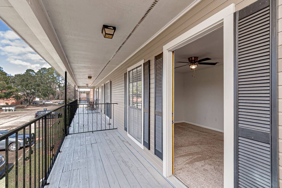 Townhouse for rent at 15848 Maison Orleans Court, Baton Rouge, LA 70817