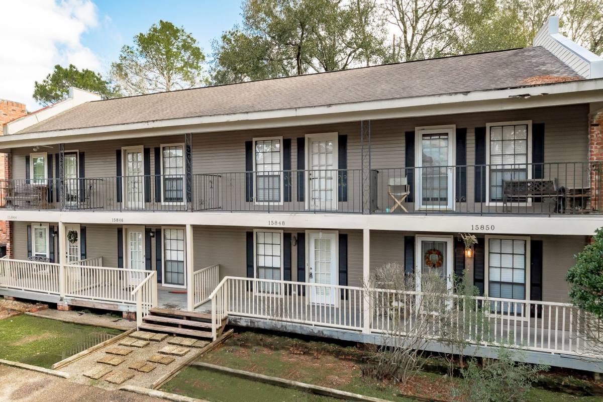 Townhouse for rent at 15848 Maison Orleans Court, Baton Rouge, LA 70817