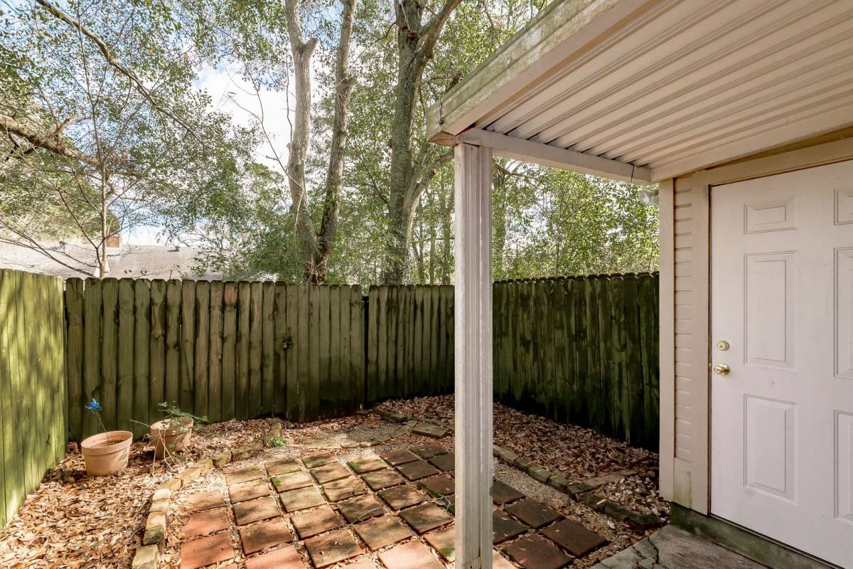Townhouse for rent at 15848 Maison Orleans Court, Baton Rouge, LA 70817