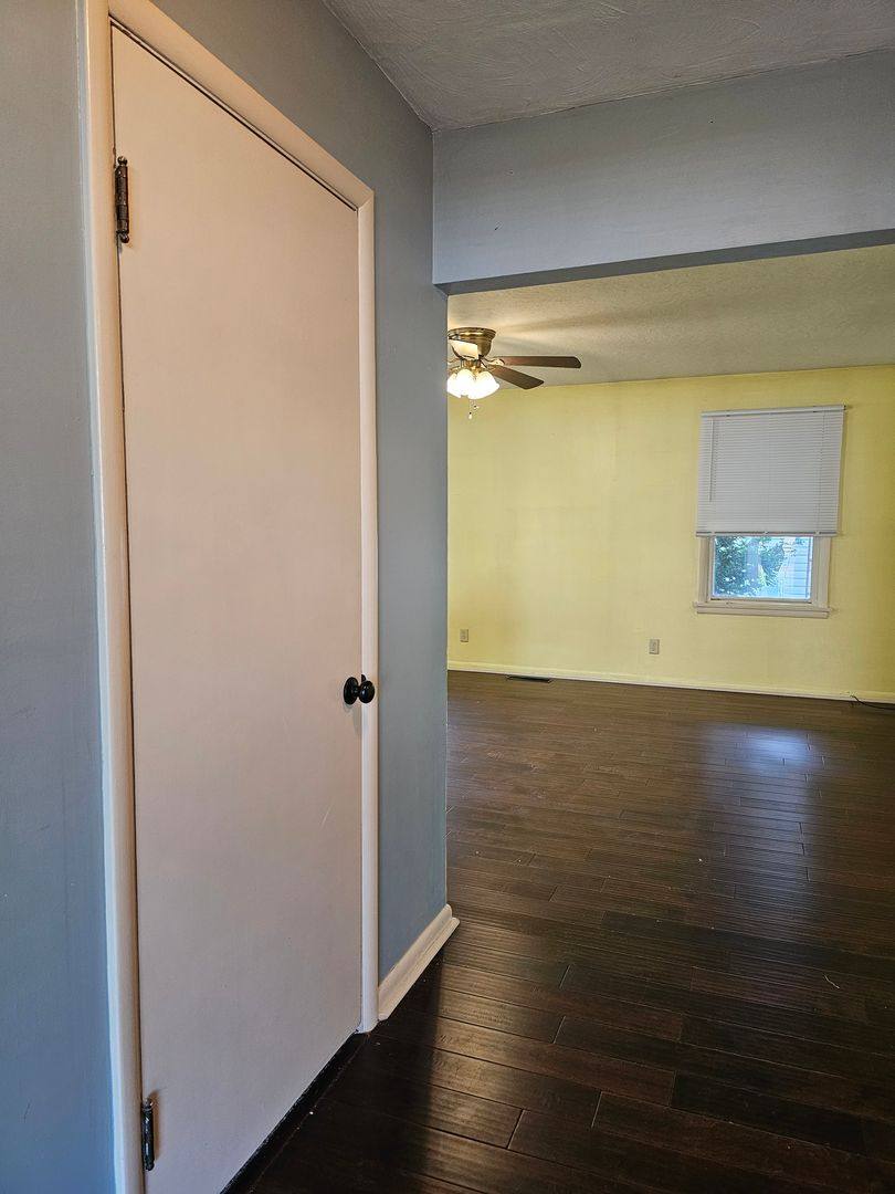 House for rent at 653 W Haven Dr, Fostoria, OH 44830