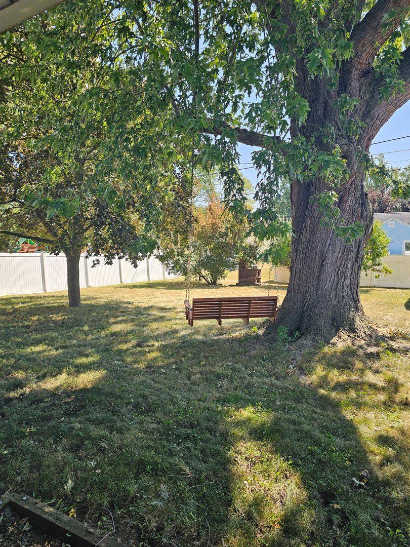 House for rent at 653 W Haven Dr, Fostoria, OH 44830