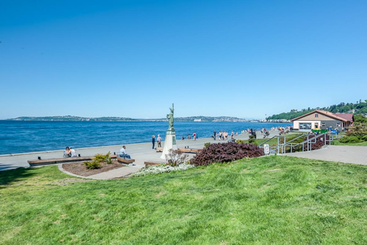 Apartment for rent at 2724 Alki Ave SW, Seattle, WA 98116