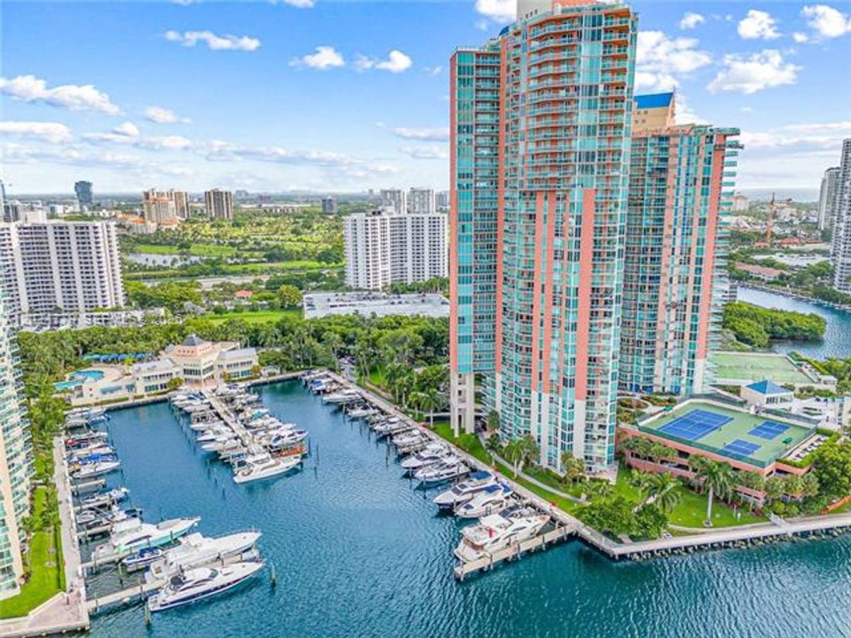 Apartment for rent at 3370 Hidden Bay Dr, Miami, FL 33180