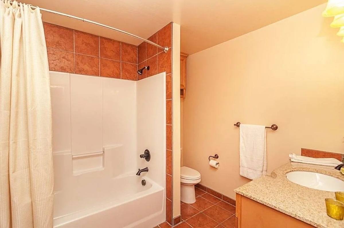 House for rent at 907 Bellview Ave, Ashland, OR 97520