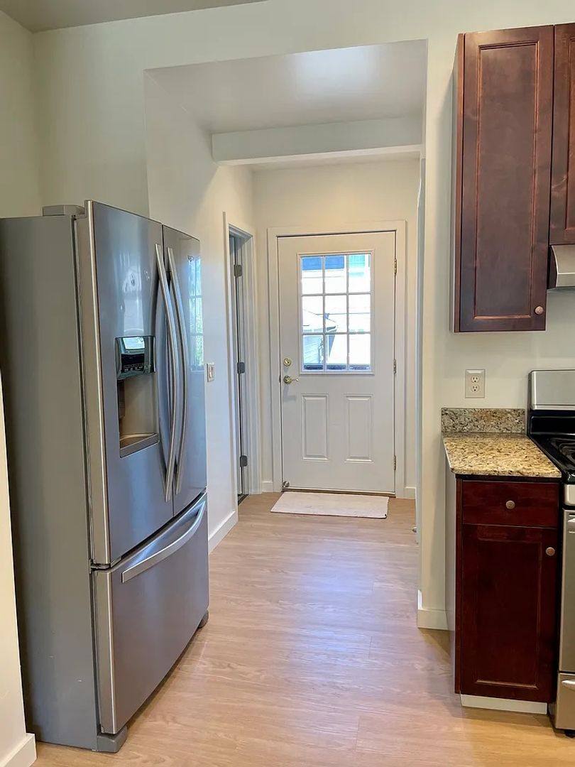 House for rent at 907 Bellview Ave, Ashland, OR 97520