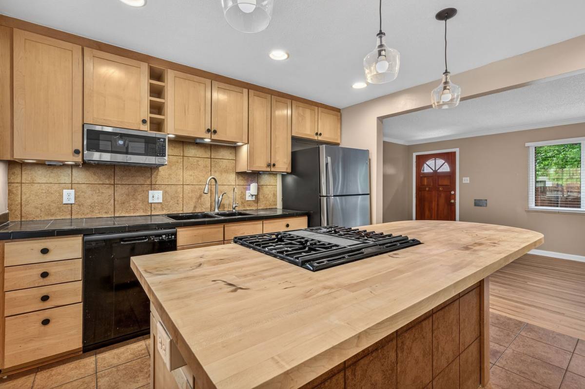Condo for rent at 540 Detroit St, Denver, CO 80206