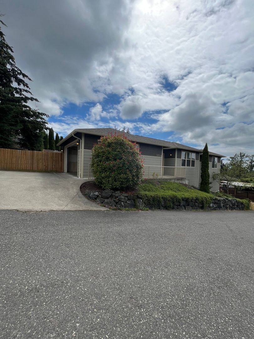 House for rent at 3724 Bristol St, Bellingham, WA 98226