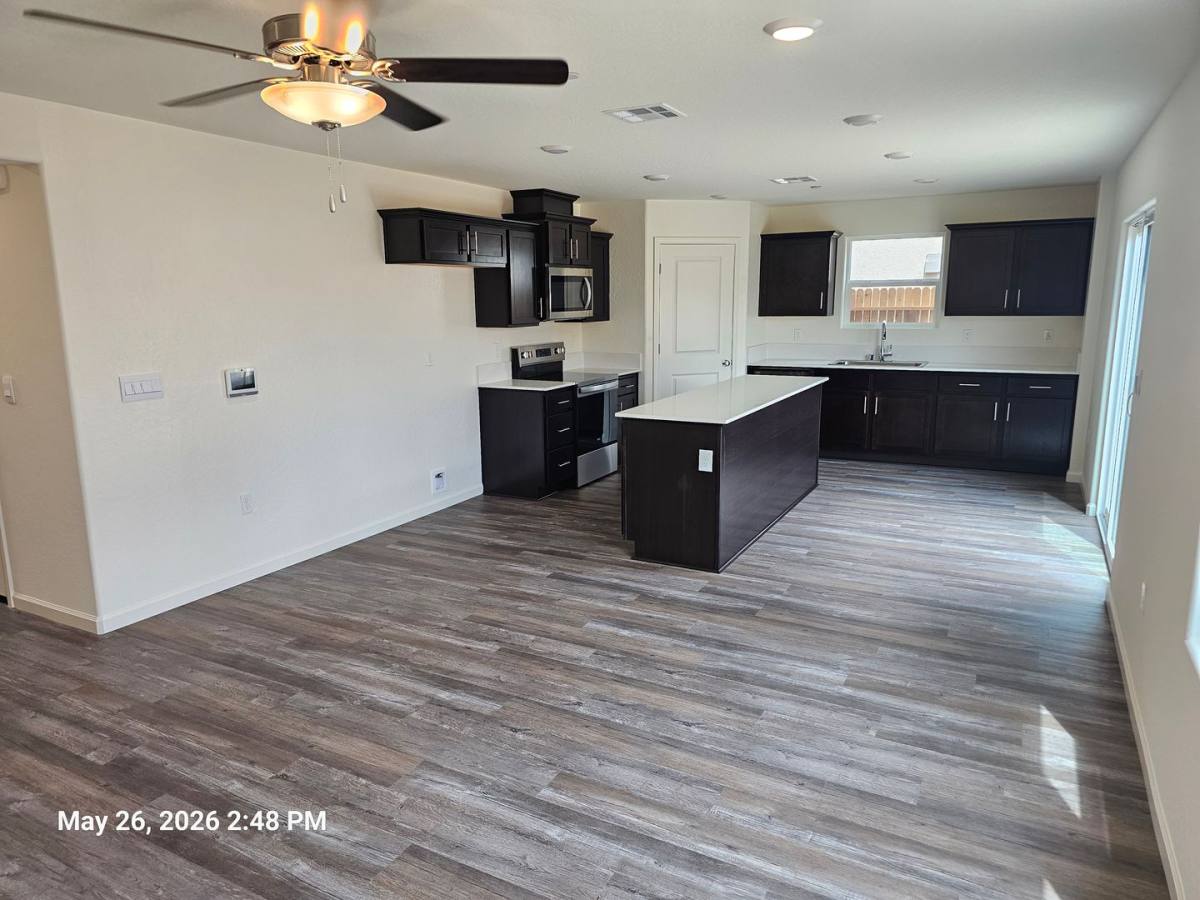 House for rent at 1989 Oak Falls Court, Tulare, CA 93274