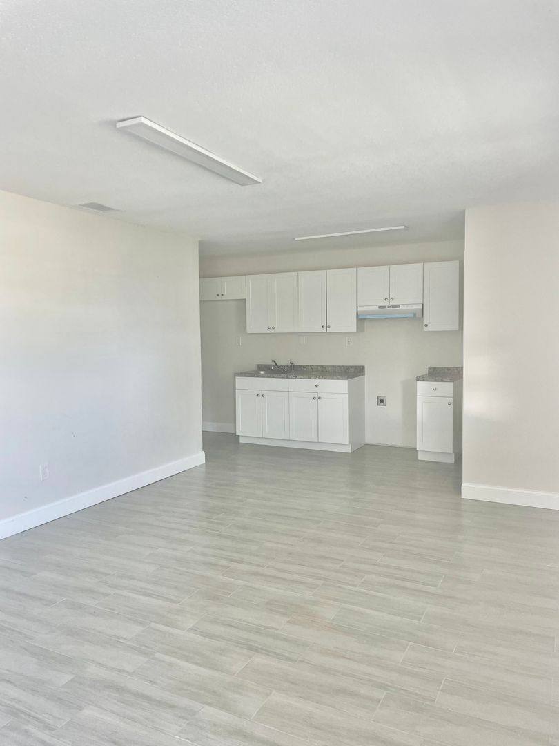 Apartment for rent at 4211 Maine St, Lake Worth, FL 33461