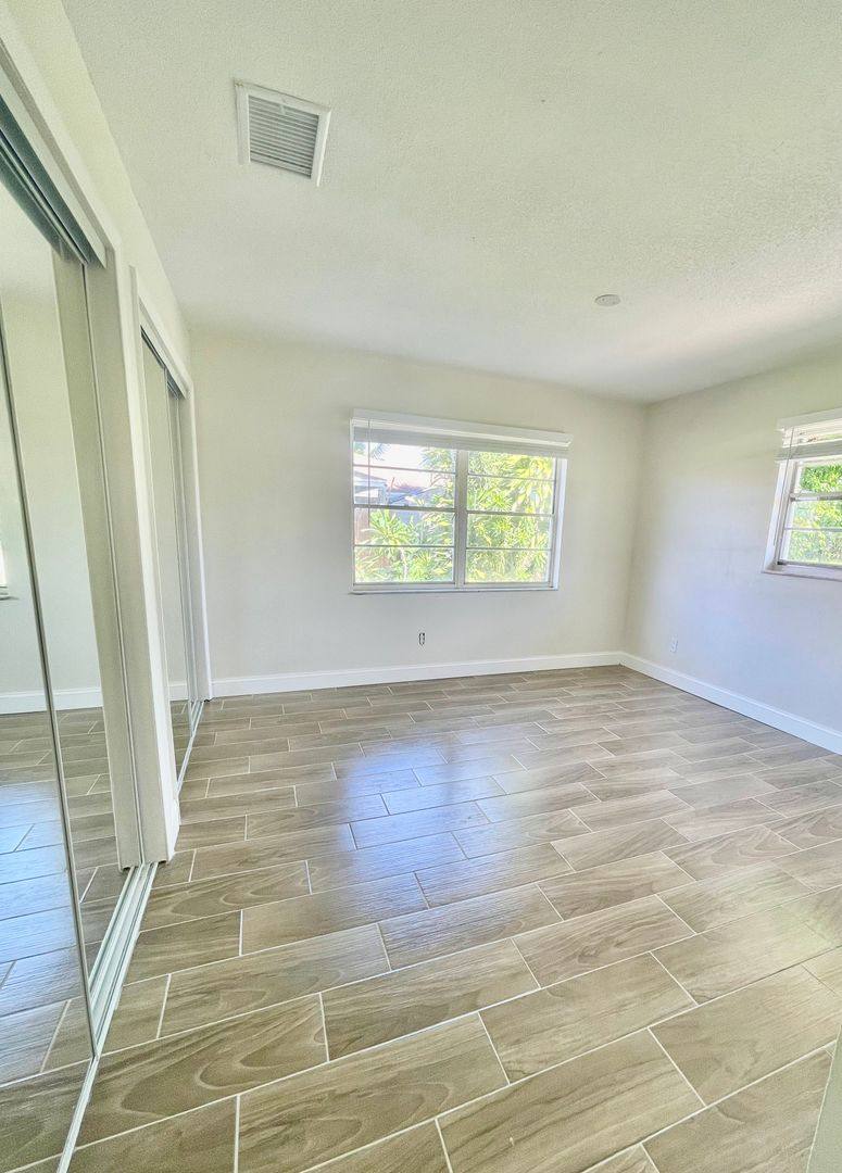 Apartment for rent at 4211 Maine St, Lake Worth, FL 33461