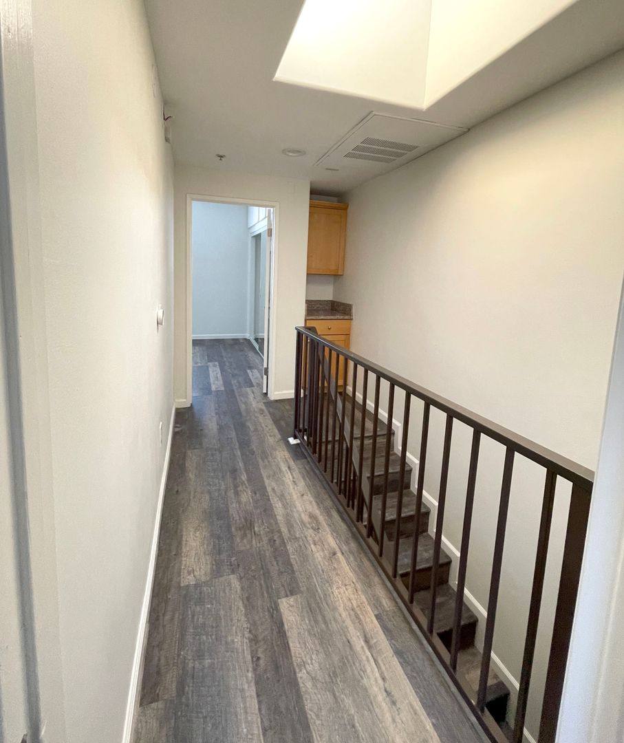 Townhouse for rent at 5330 Satsuma Ave, North Hollywood, CA 91601
