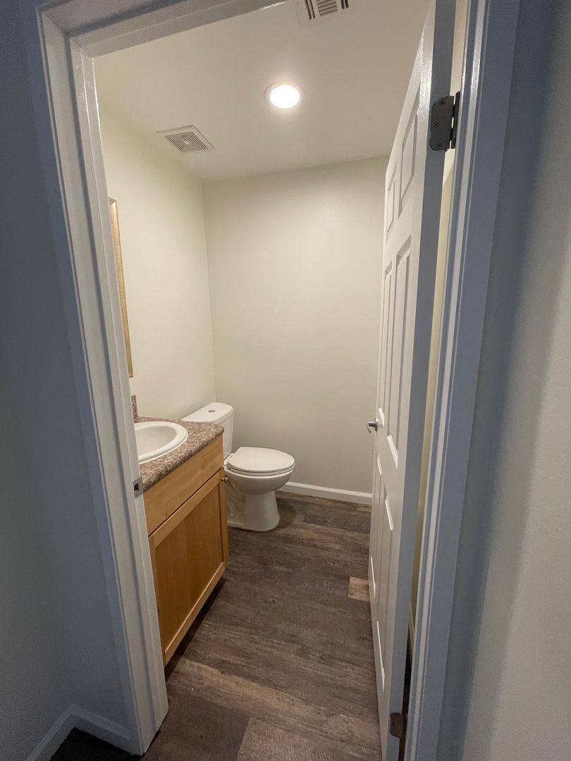 Townhouse for rent at 5330 Satsuma Ave, North Hollywood, CA 91601