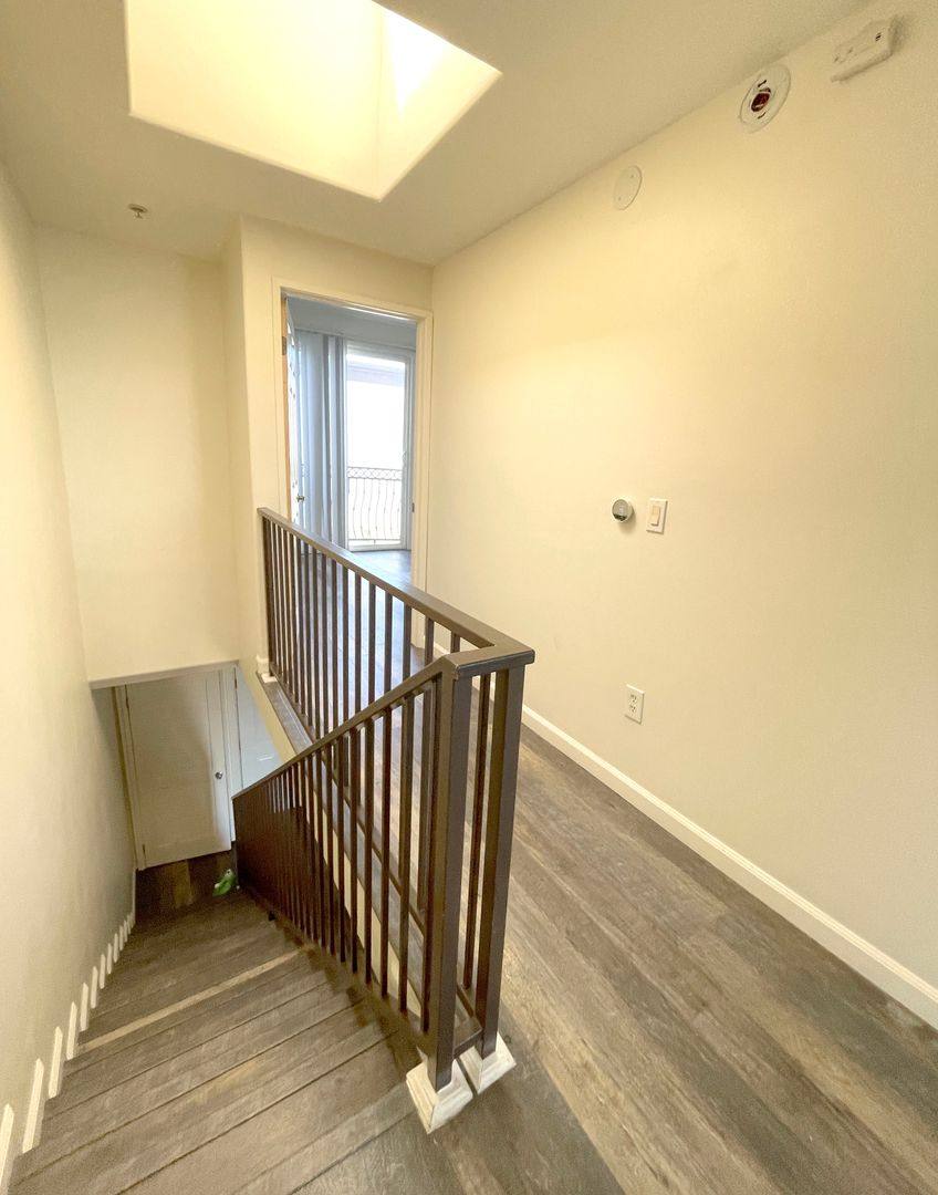 Townhouse for rent at 5330 Satsuma Ave, North Hollywood, CA 91601