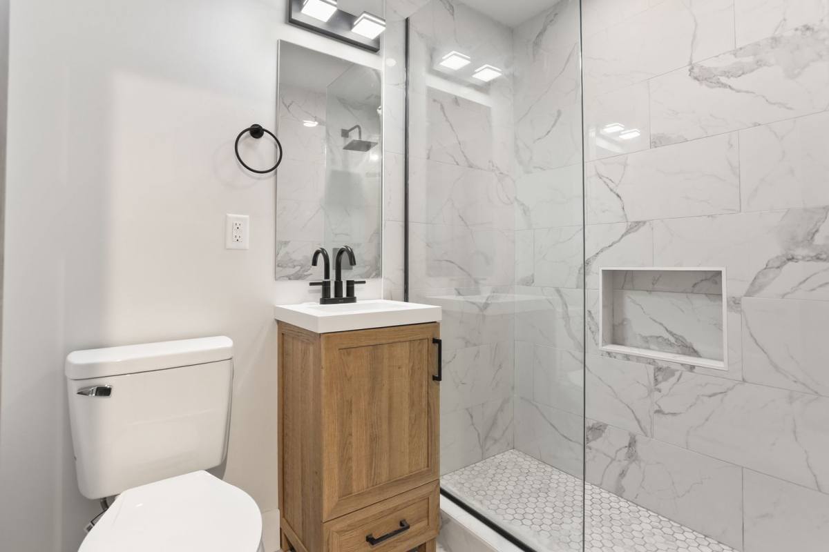 Apartment for rent at 4421 Burgundy #205, New Orleans, LA 70117