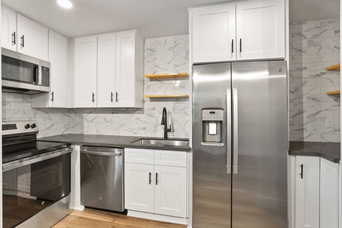 Apartment for rent at 4421 Burgundy #205, New Orleans, LA 70117