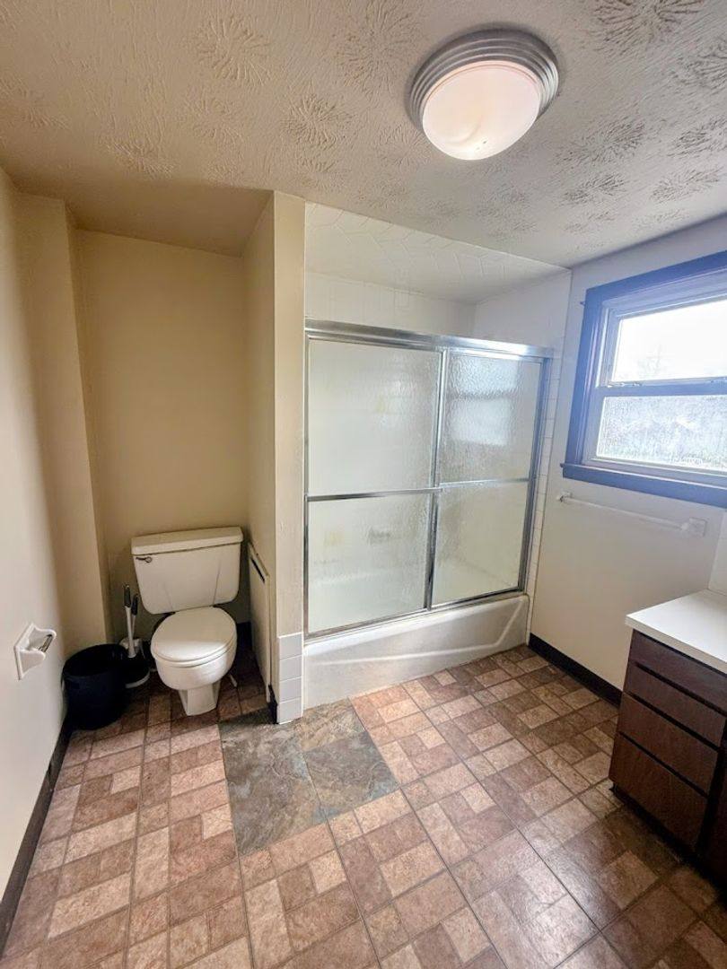 House for rent at 36 W Wilbeth Rd, Akron, OH 44301
