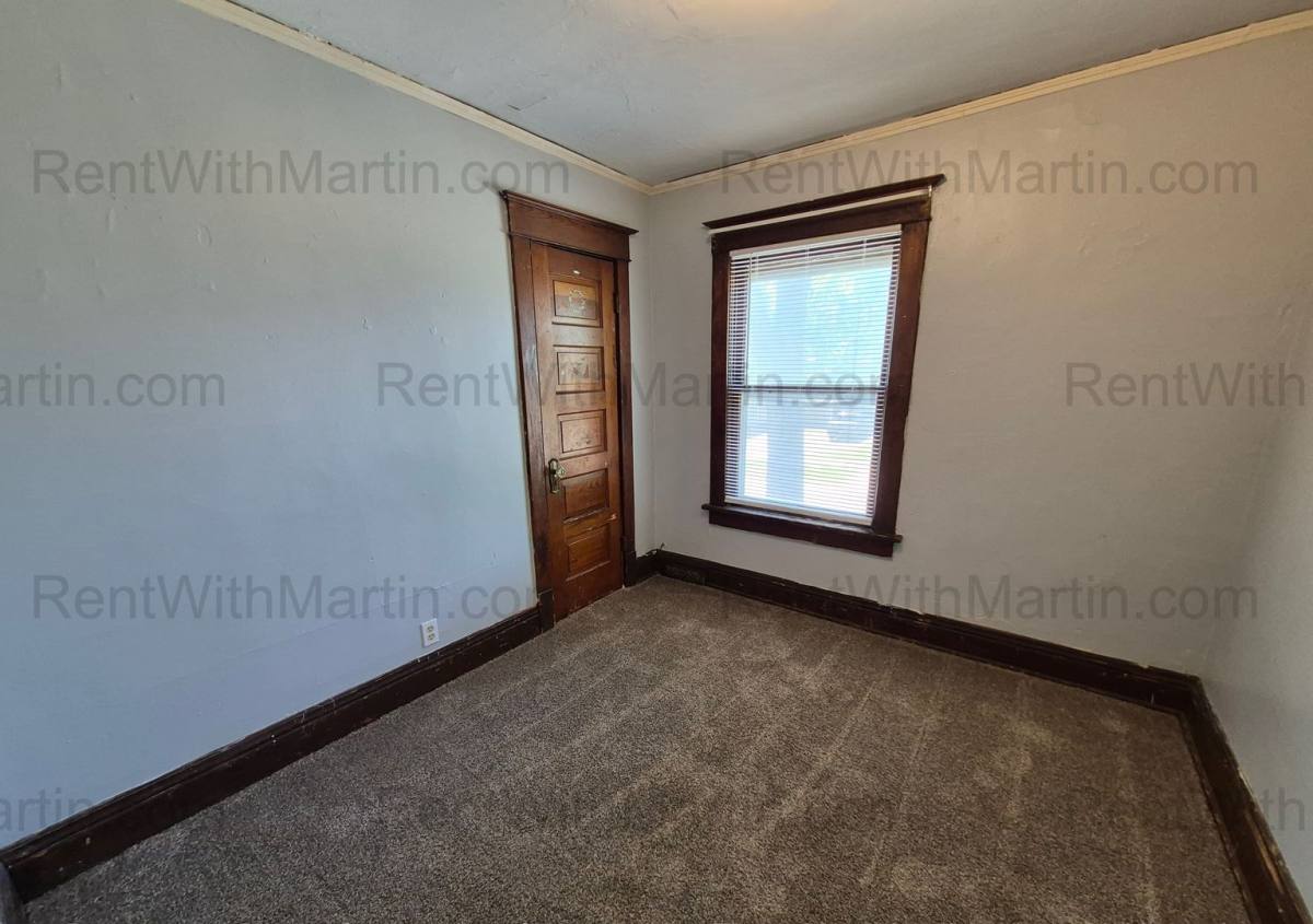 House for rent at 1107 Mulberry St, Waterloo, IA 50703