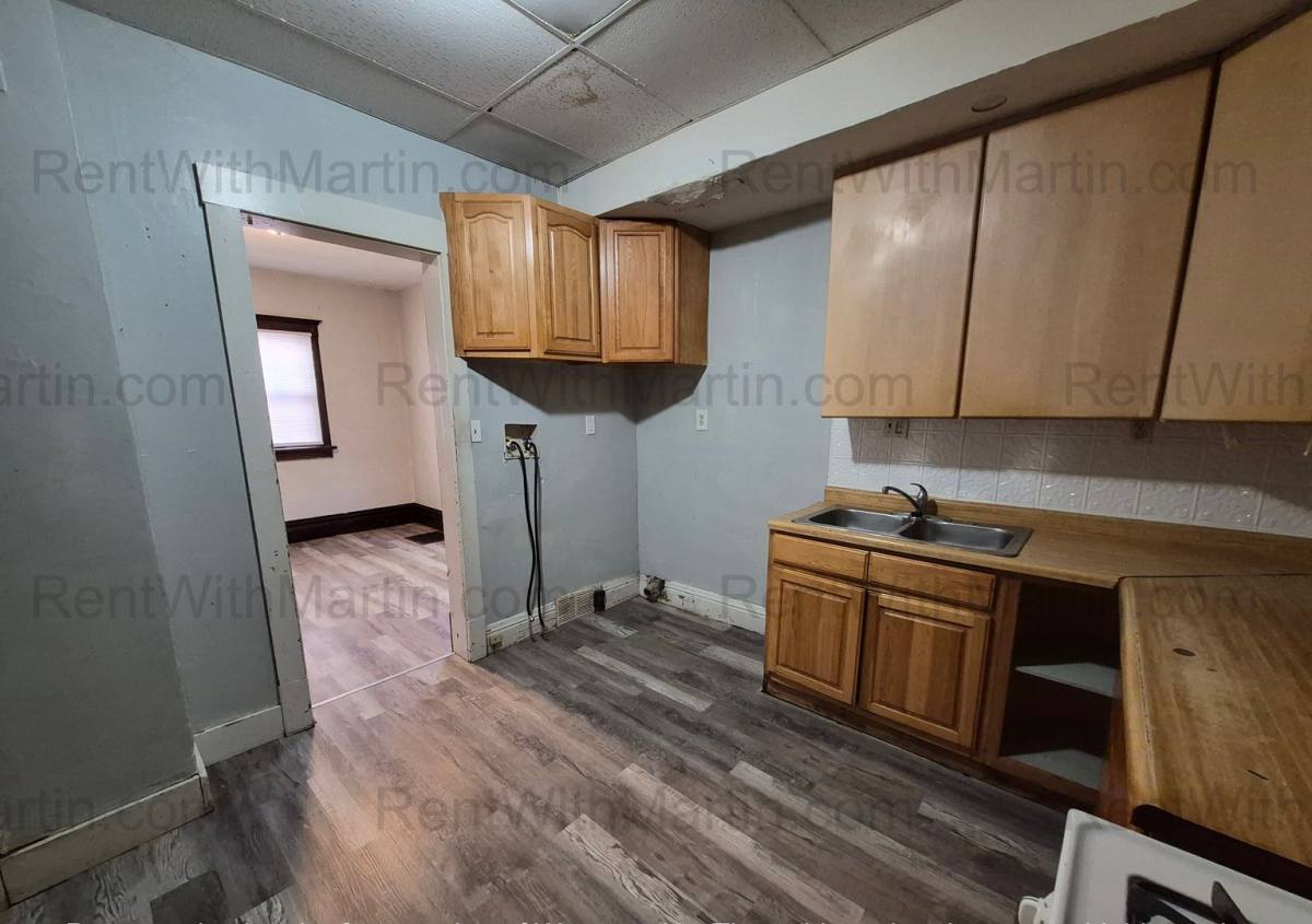 House for rent at 1107 Mulberry St, Waterloo, IA 50703