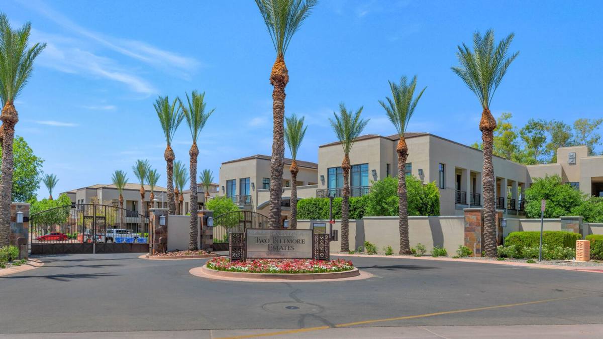 Apartment for rent at 2 Biltmore Estates, Phoenix, AZ 85016