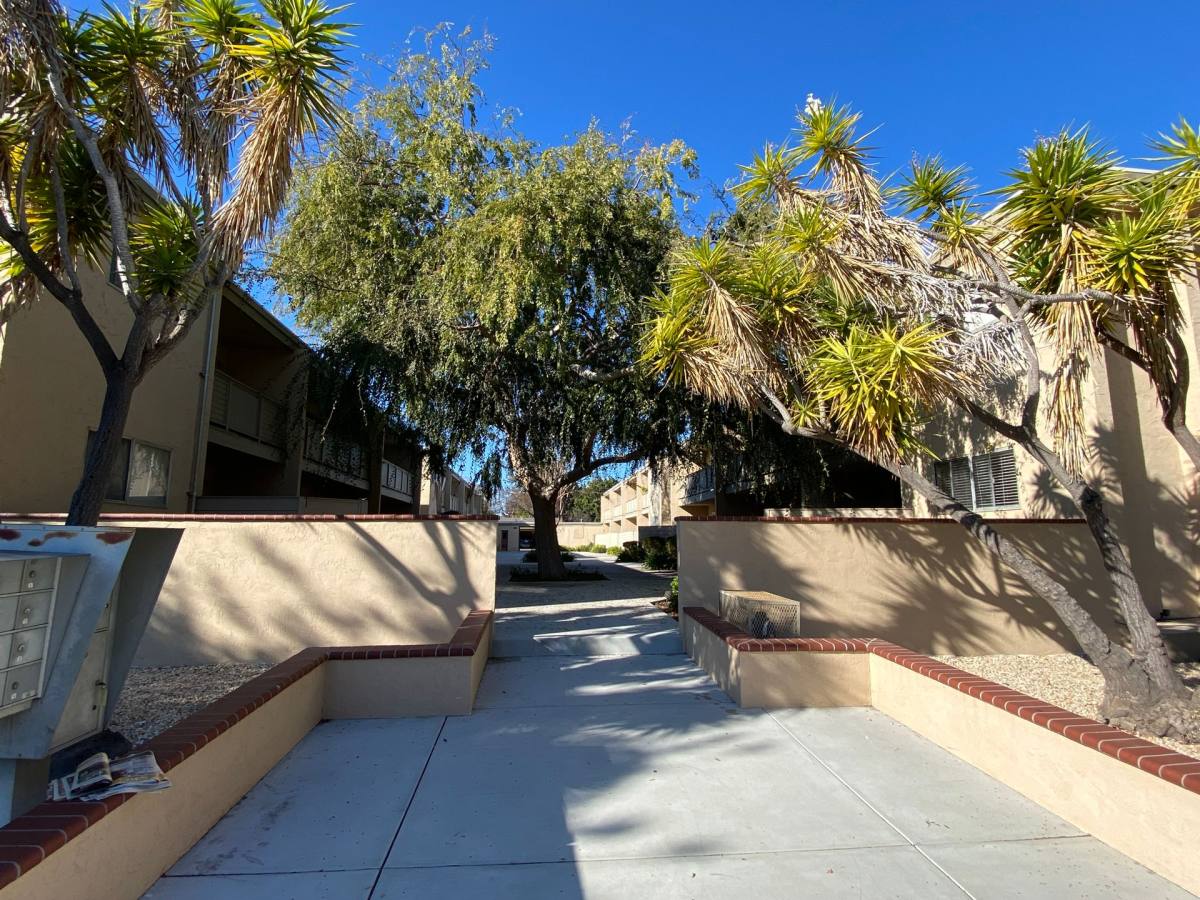Apartment for rent at 435 Acalanes Dr, Sunnyvale, CA 94086