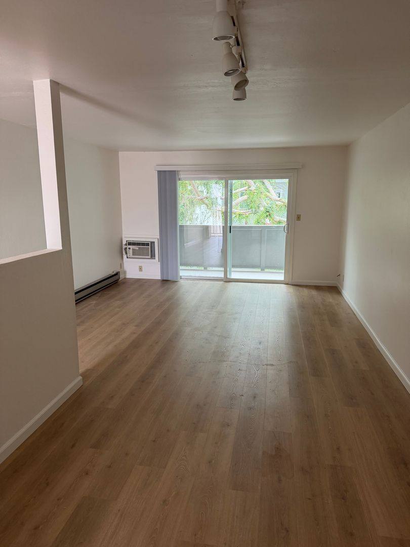 Apartment for rent at 435 Acalanes Dr, Sunnyvale, CA 94086