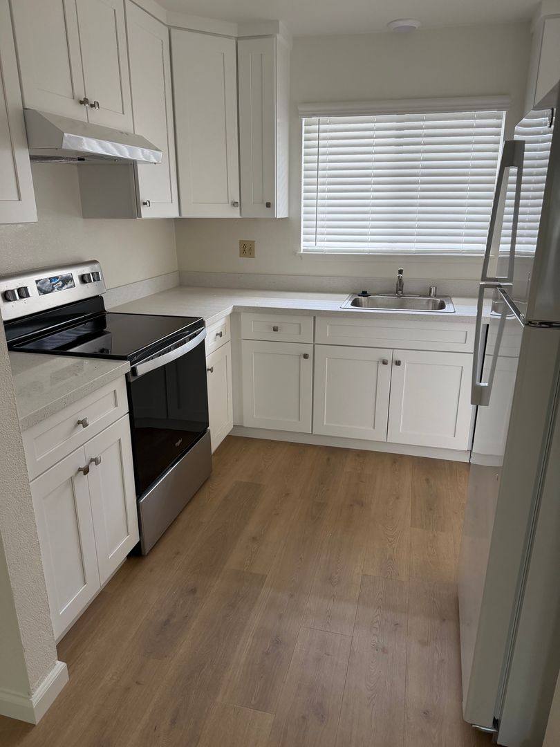 Apartment for rent at 435 Acalanes Dr, Sunnyvale, CA 94086