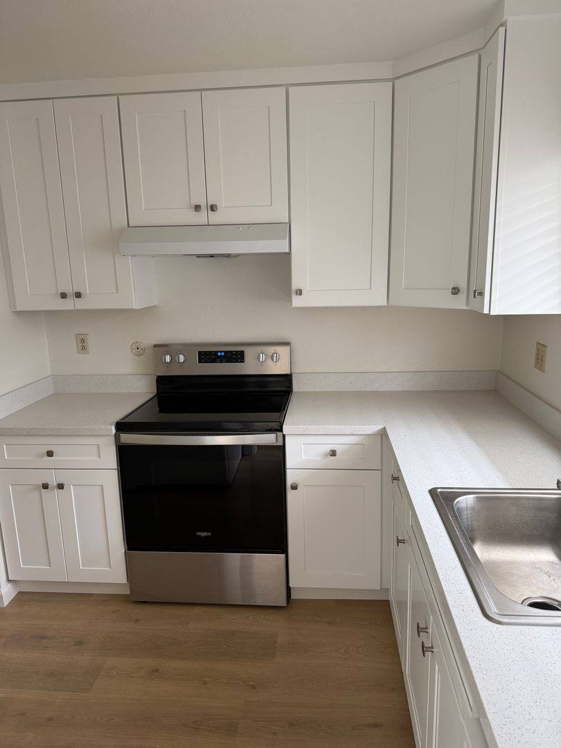 Apartment for rent at 435 Acalanes Dr, Sunnyvale, CA 94086