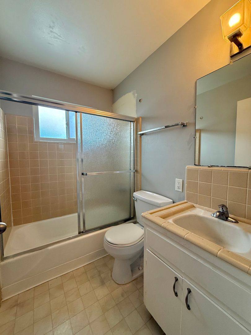 Apartment for rent at 200 W Hamilton Ave, Campbell, CA 95008