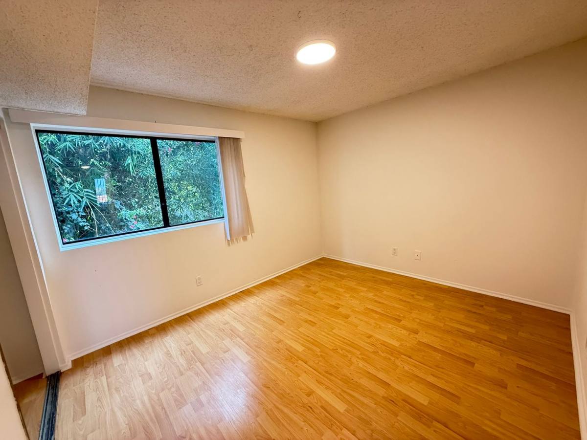 Apartment for rent at 950 Edgecliffe Dr, Los Angeles, CA 90026