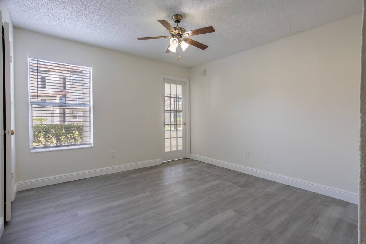 Apartment for rent at 5156 Conroy Rd, Orlando, FL 32811