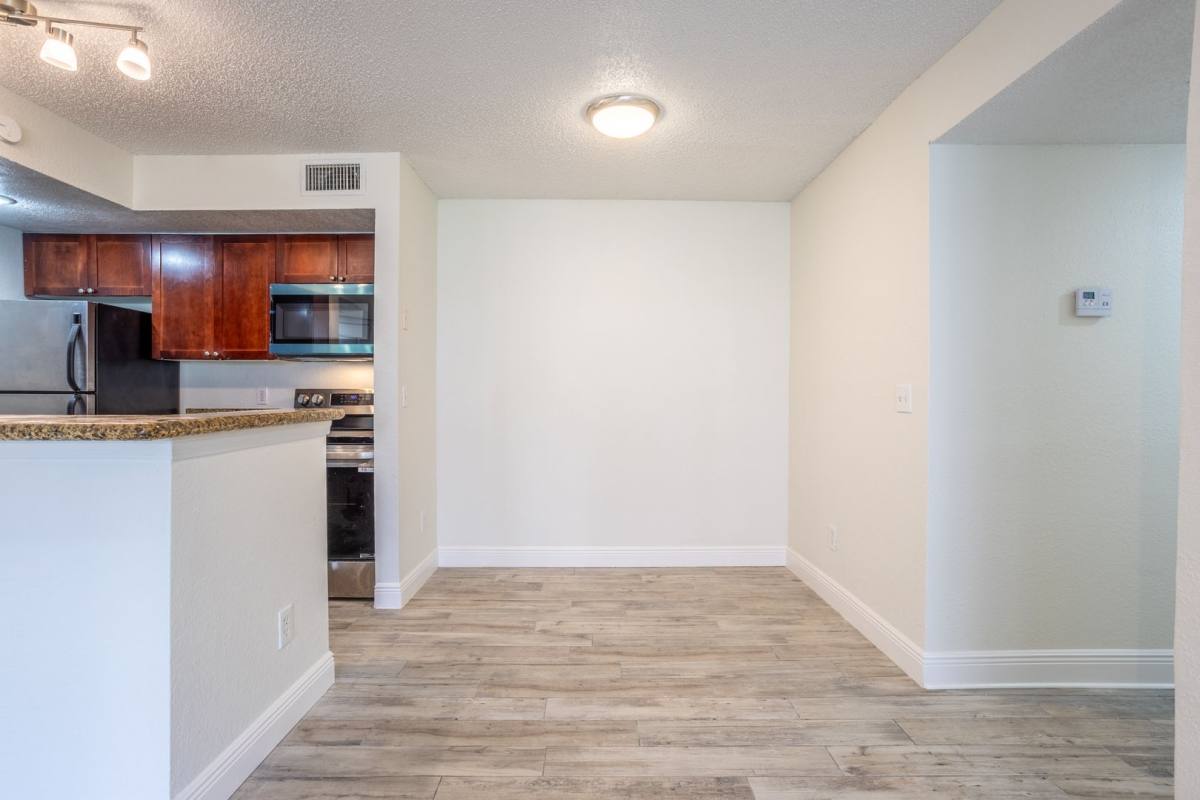 Apartment for rent at 5156 Conroy Rd, Orlando, FL 32811