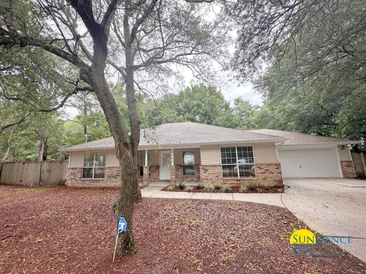 House for rent at 8484 Randall Dr, Navarre, FL 32566