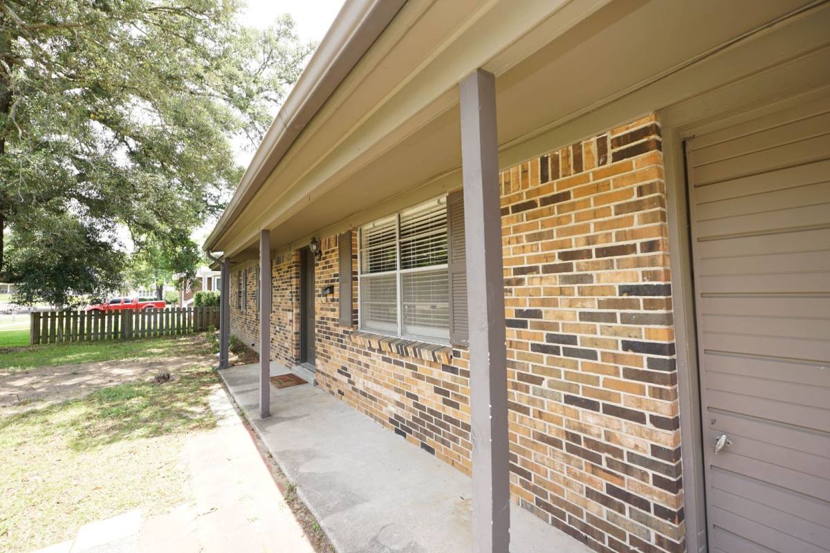 House for rent at 260 Glenview Ave, Valparaiso, FL 32580