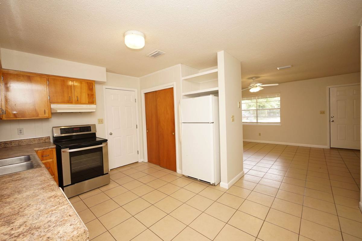 House for rent at 260 Glenview Ave, Valparaiso, FL 32580