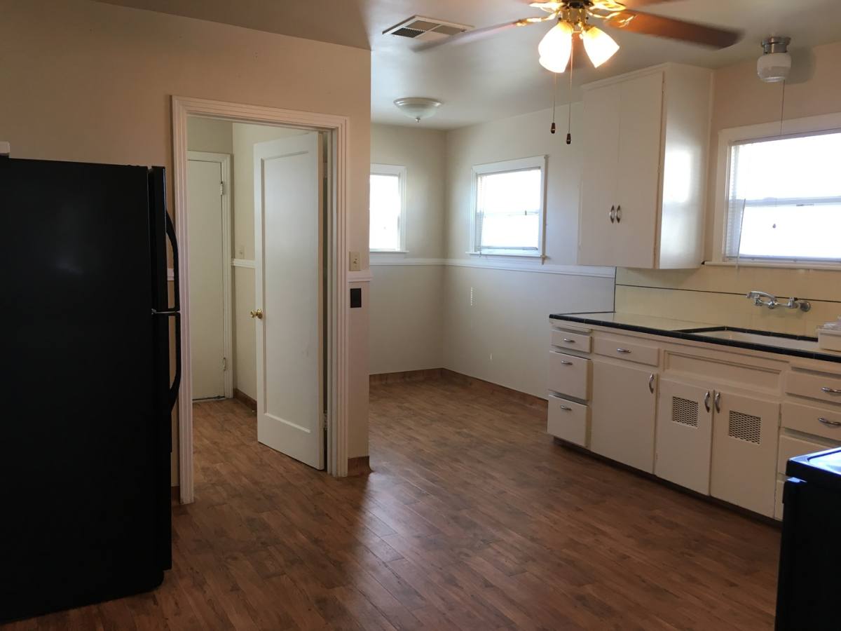 House for rent at 10327 Linden Rd, Dos Palos, CA 93620