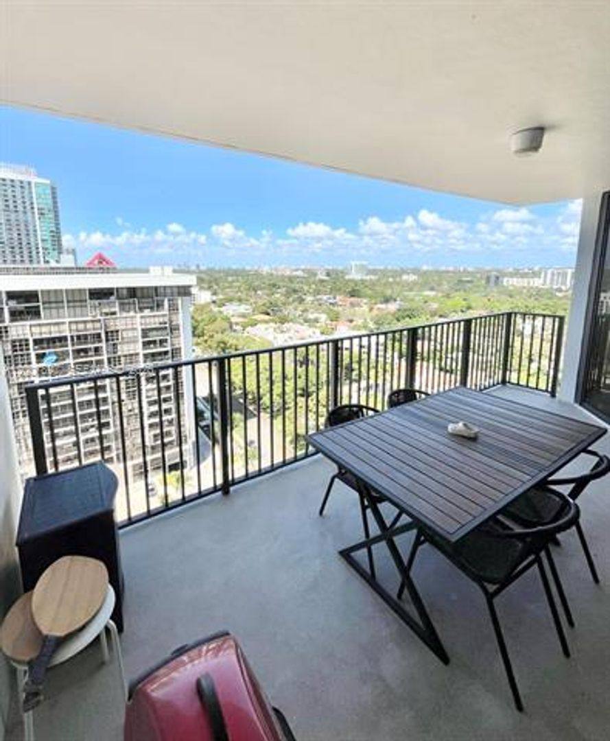 Apartment for rent at 1901 Brickell Ave, Miami, FL 33129