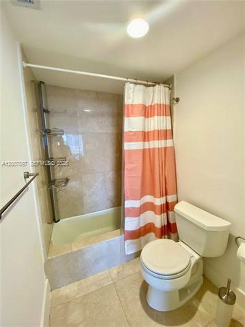 Apartment for rent at 1901 Brickell Ave, Miami, FL 33129