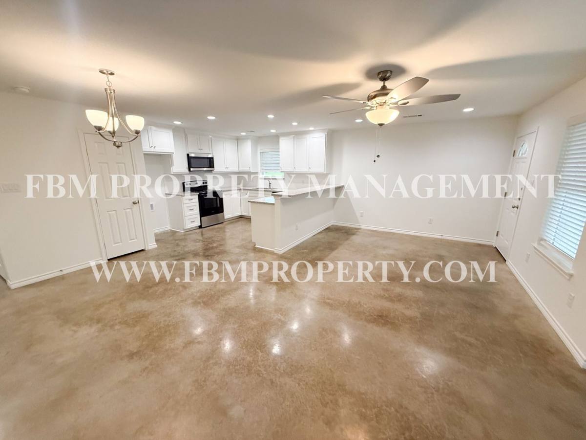 Apartment for rent at 112-114 E Camden St, Rice, TX 75155