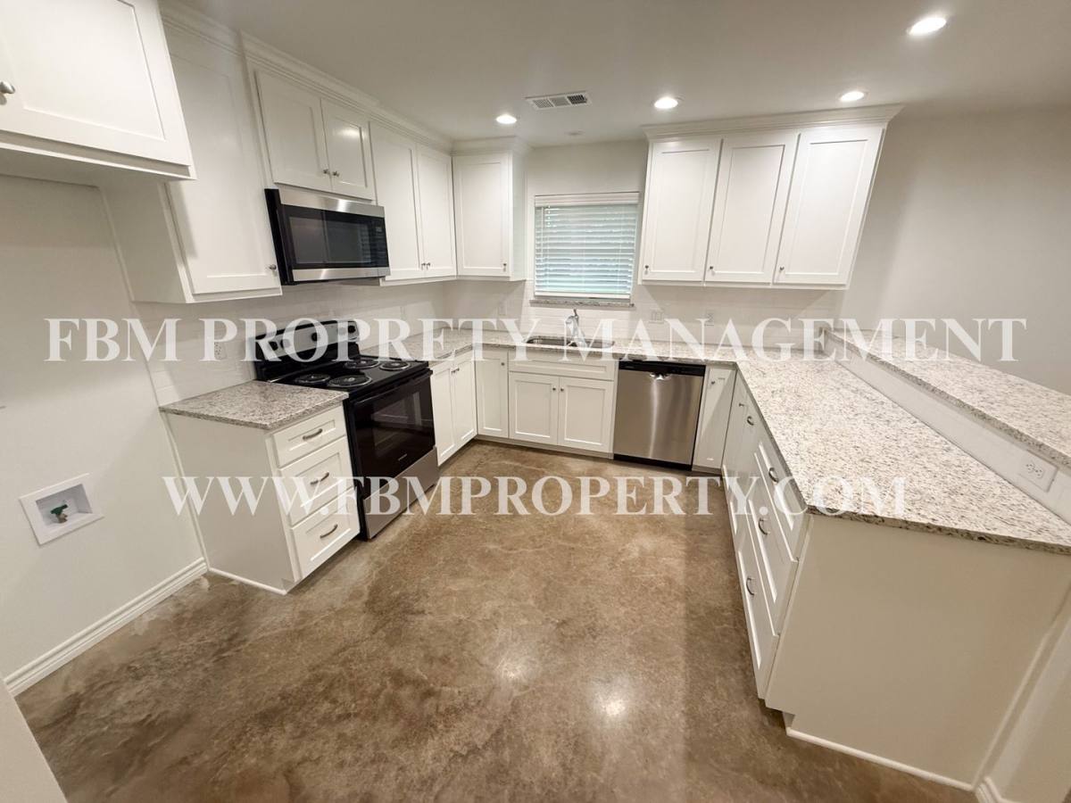 Apartment for rent at 112-114 E Camden St, Rice, TX 75155