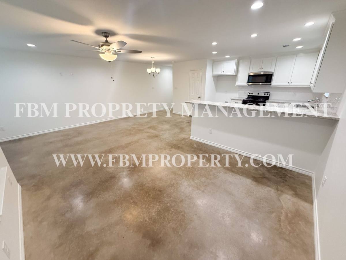 Apartment for rent at 112-114 E Camden St, Rice, TX 75155