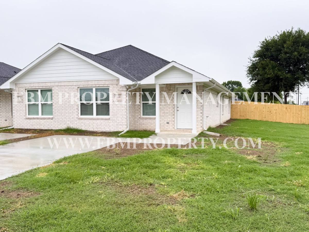 Apartment for rent at 112-114 E Camden St, Rice, TX 75155