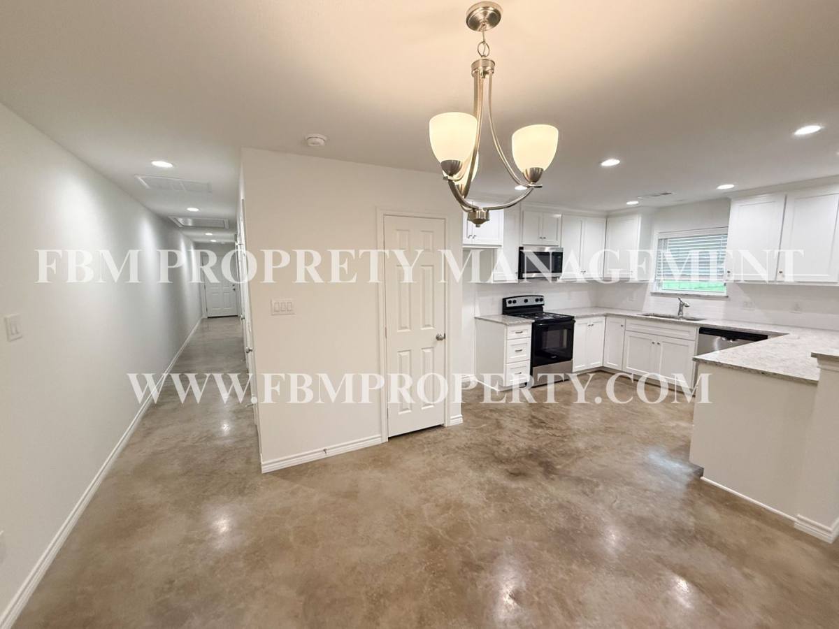 Apartment for rent at 112-114 E Camden St, Rice, TX 75155