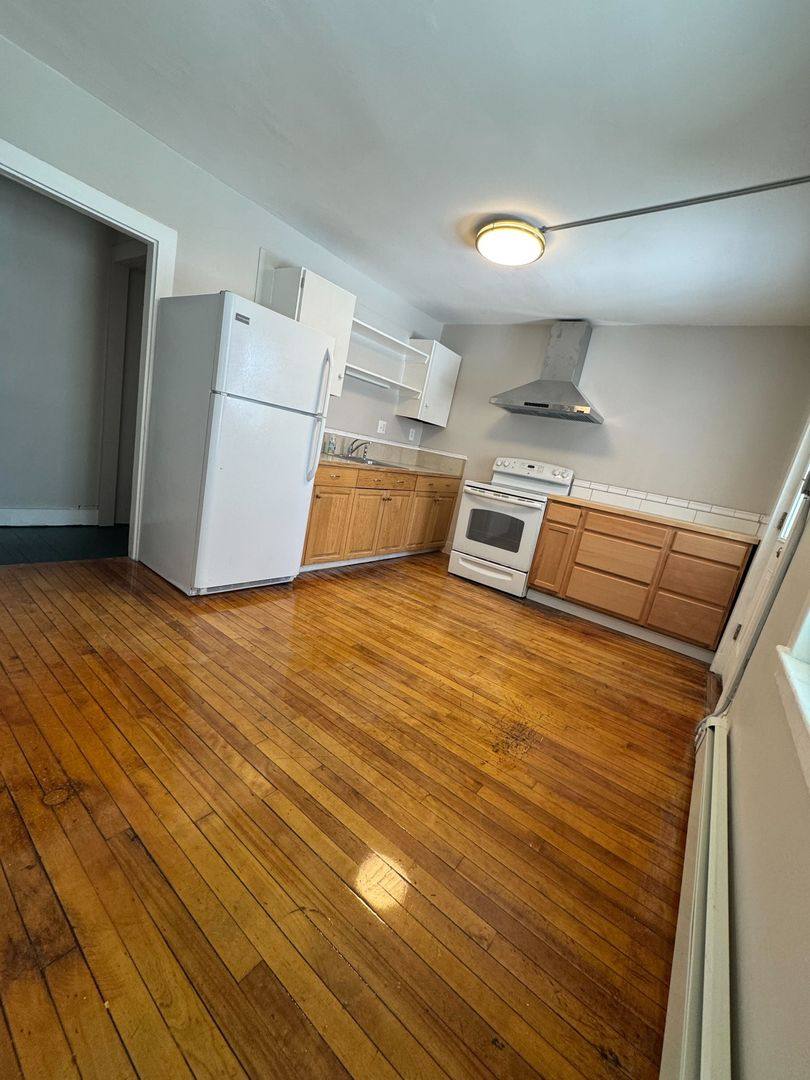 Apartment for rent at 16 Glidden St, Claremont, NH 03743