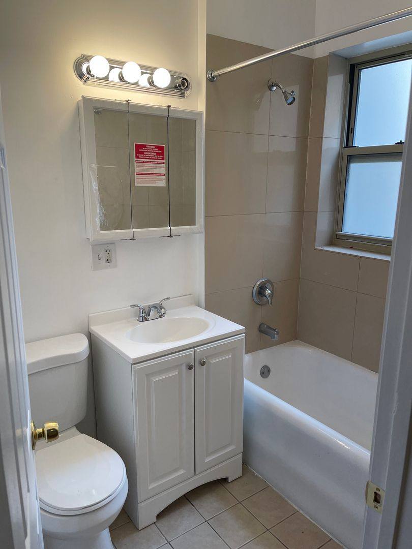 Apartment for rent at 1608 N Luna Ave, Chicago, IL 60639