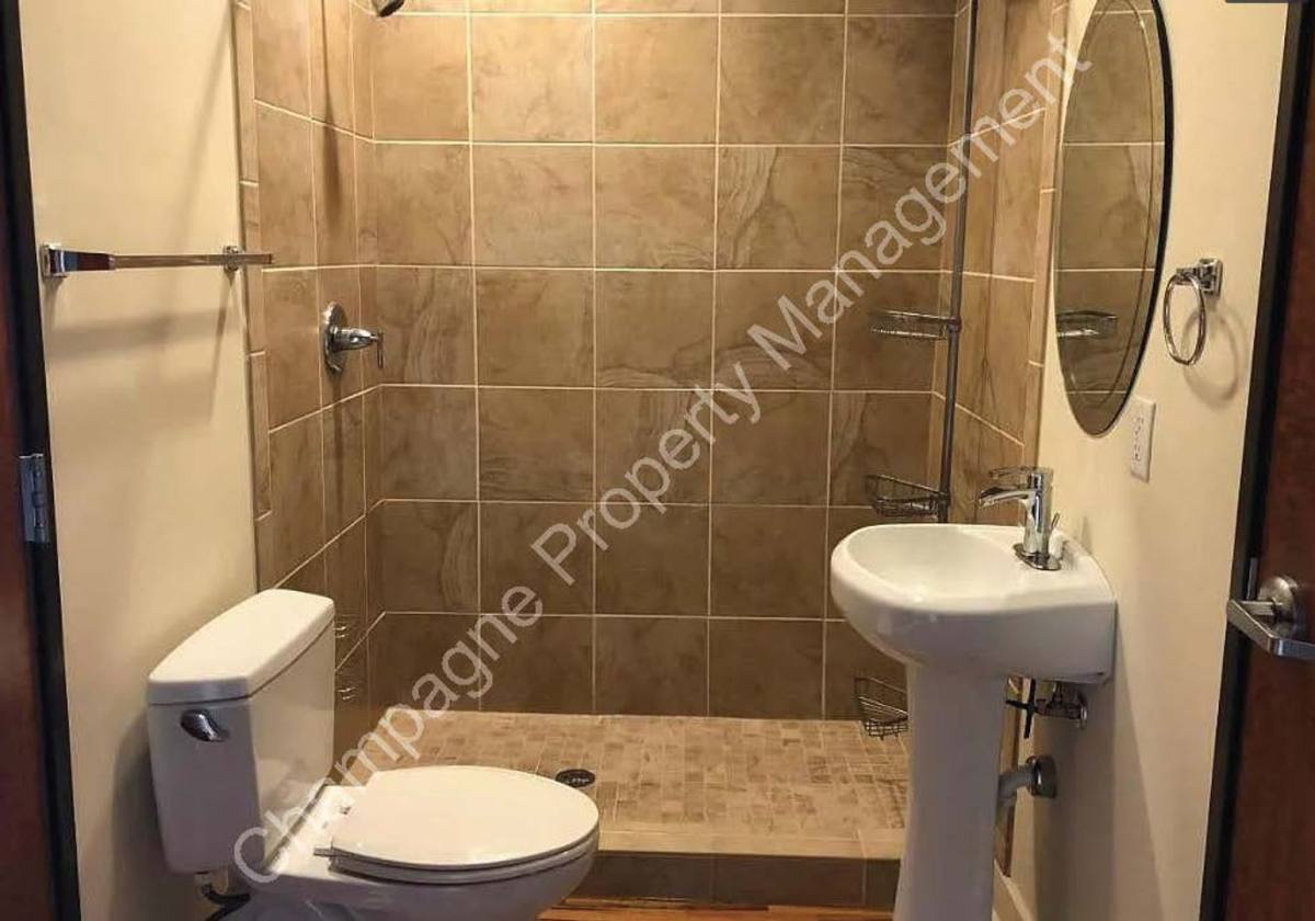 Apartment for rent at 1820 Washington St, Kansas City, MO 64108